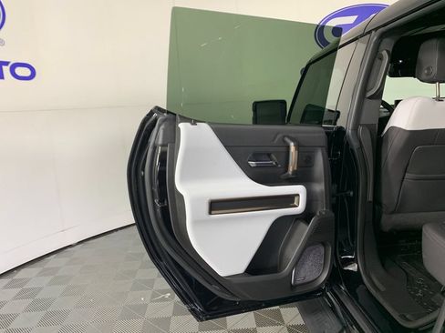 Used 2025 GMC Hummer EV 2X AWD/4WD image 30