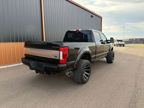 Used 2019 Ford F350 Platinum w/ Platinum Ultimate Package image 5