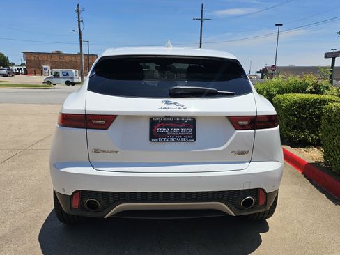 Used 2018 Jaguar E-PACE SE image 4
