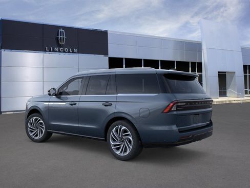 New 2026 Lincoln Navigator Reserve AWD/4WD image 4