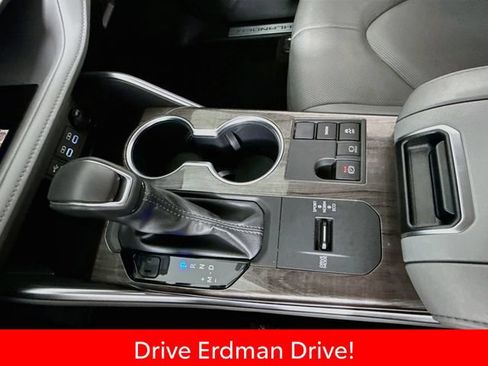Certified 2023 Toyota Highlander Limited FWD image 19