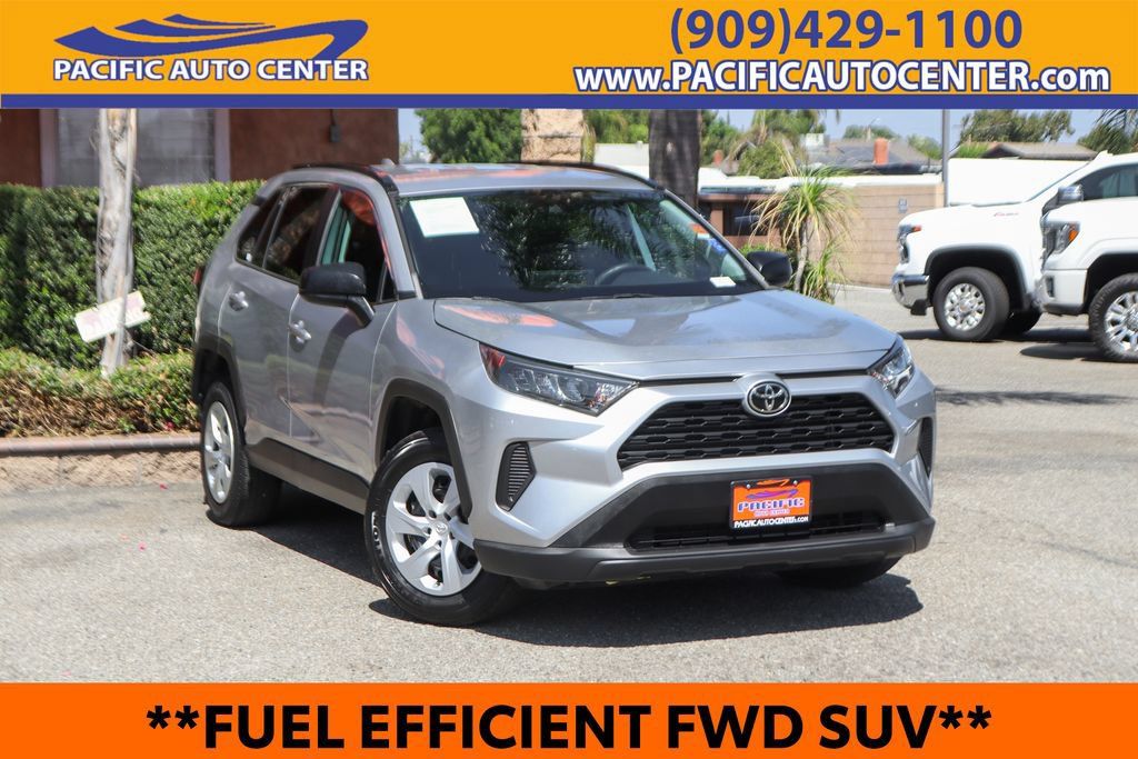 Used 2021 Toyota RAV4 LE FWD image 1