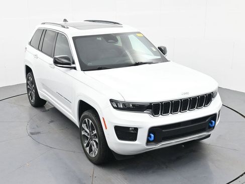 Used 2023 Jeep Grand Cherokee Overland image 20
