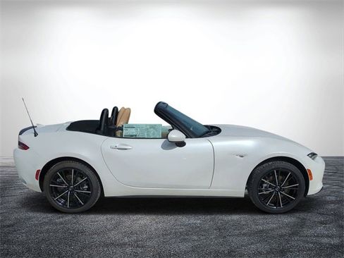 New 2025 MAZDA MX-5 Miata Grand Touring image 2