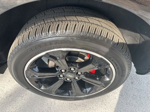 Used 2023 Ford Expedition Max Limited image 9