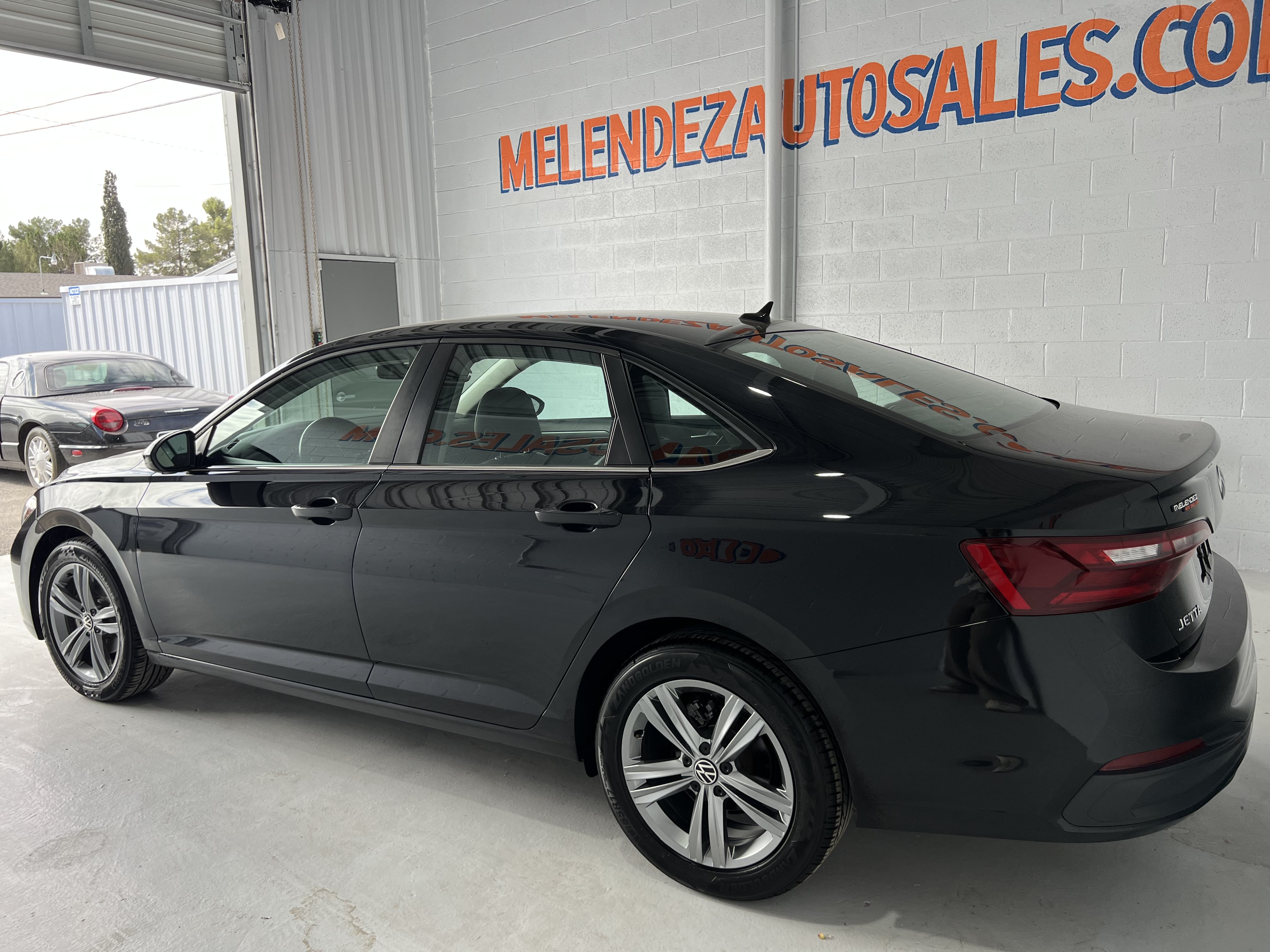 Used 2024 Volkswagen Jetta SE FWD image 3