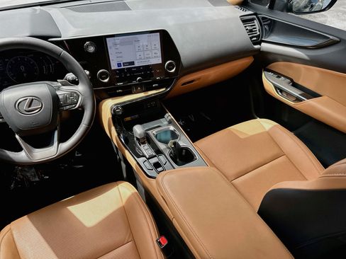 Used 2025 Lexus NX 250 FWD w/ Cold Area Package image 22