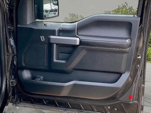 Used 2018 Ford F150 XLT w/ Equipment Group 302A Luxury image 29