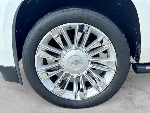 Used 2018 Cadillac Escalade ESV Platinum AWD/4WD image 13