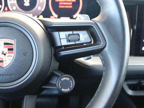 Used 2024 Porsche Cayenne image 46