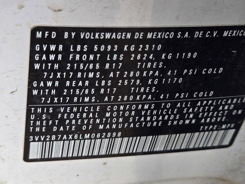 Used 2020 Volkswagen Tiguan SE AWD/4WD image 12