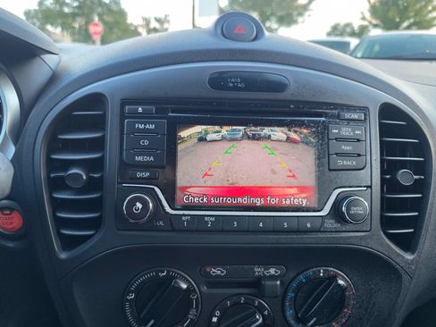 Used 2015 Nissan Juke S FWD image 22