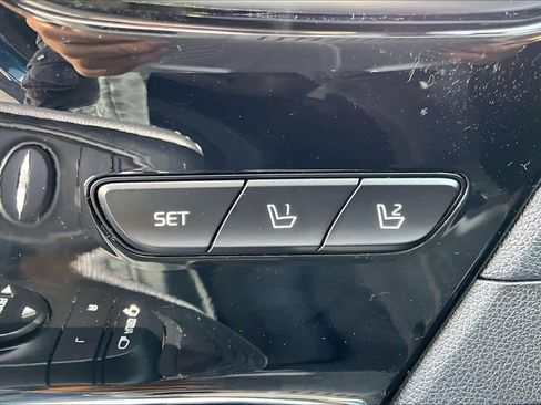 Used 2018 Kia Niro Touring FWD image 33
