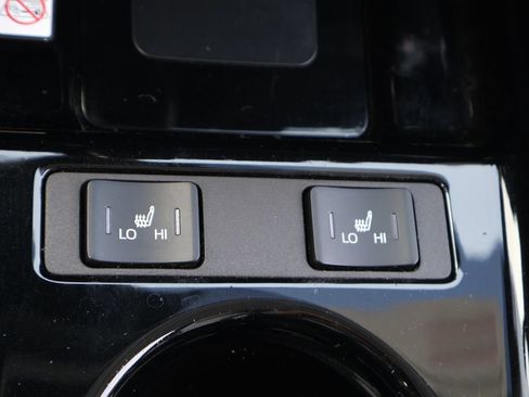 Certified 2021 Toyota Prius XLE FWD image 24