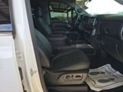 Used 2021 Chevrolet Silverado 2500 LTZ image 7