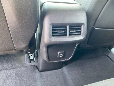 Used 2024 GMC Terrain SLE AWD/4WD image 24