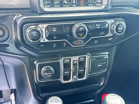 Used 2022 Jeep Wrangler Unlimited Sport w/ Sun And Sound Package AWD/4WD image 17