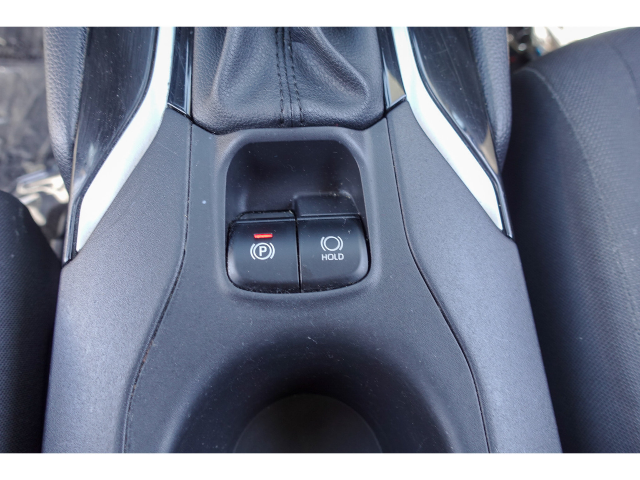 Certified 2025 Toyota Corolla Cross LE FWD image 19
