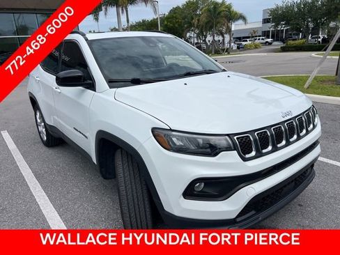 Used 2023 Jeep Compass Latitude w/ Sun and Sound Group AWD/4WD image 3