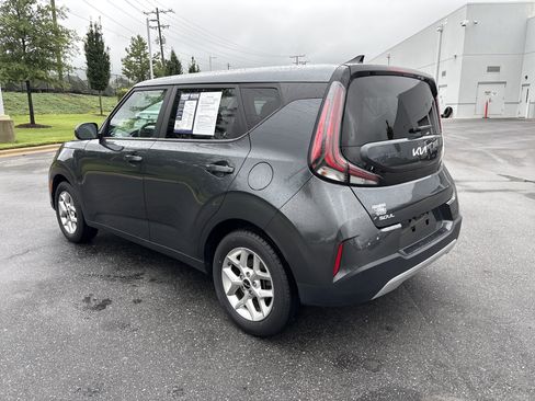 Used 2024 Kia Soul LX w/ Option Group 015 FWD image 7