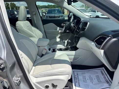 Used 2022 Jeep Cherokee Limited AWD/4WD image 15