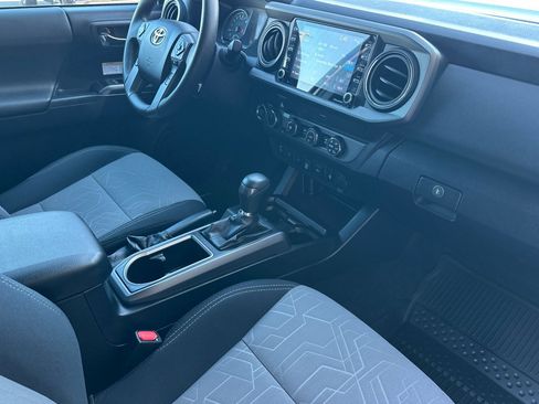 Used 2020 Toyota Tacoma SR5 image 15