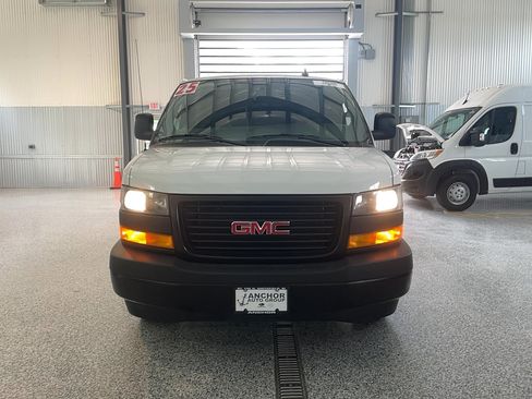 Used 2025 GMC Savana 3500 Extended RWD image 2