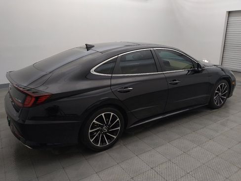 Used 2021 Hyundai Sonata Limited w/ Preferred Accessory Package FWD image 10