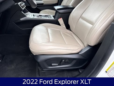 Used 2022 Ford Explorer XLT AWD/4WD image 12