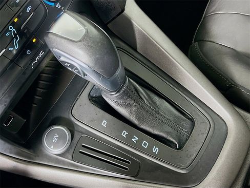 Used 2015 Ford Focus SE image 16