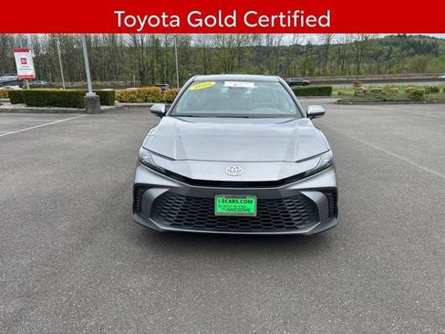 Used 2025 Toyota Camry SE FWD image 2