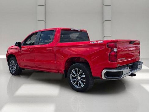 Used 2023 Chevrolet Silverado 1500 LT AWD/4WD image 3