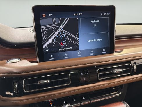 Used 2022 Lincoln Aviator Reserve w/ Class IV Trailer Tow Package RWD image 18
