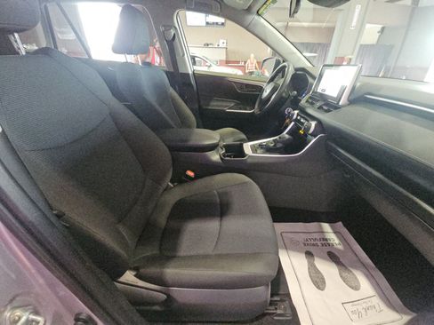 Used 2025 Toyota RAV4 LE AWD/4WD image 13