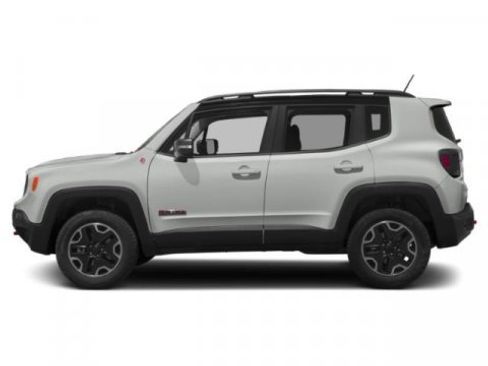 Used 2015 Jeep Renegade Trailhawk w/ Cold Weather Group image 3