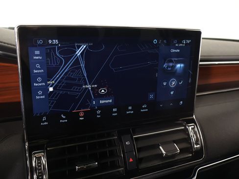 Certified 2023 Lincoln Navigator Reserve AWD/4WD image 7