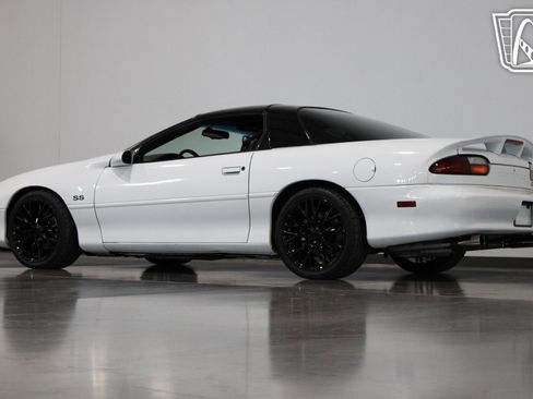 Used 1998 Chevrolet Camaro Z28 w/ SS Performance/Appearance Pkg image 38