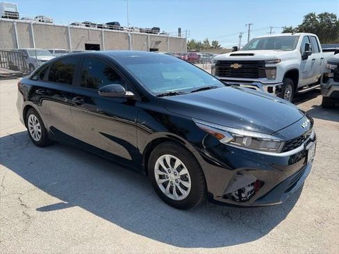 Used 2023 Kia Forte LX FWD image 1