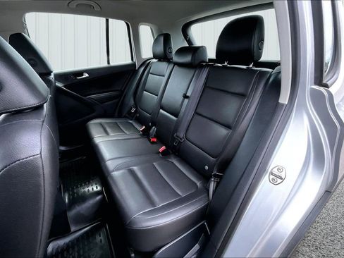 Used 2017 Volkswagen Tiguan S image 21