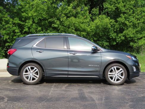 Used 2019 Chevrolet Equinox Premier FWD image 2