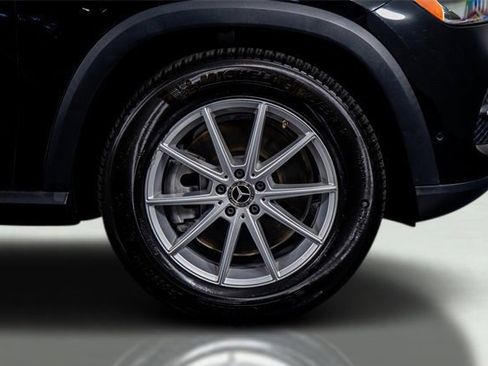 Used 2024 Mercedes-Benz GLE 450 4MATIC w/ Winter Package image 38