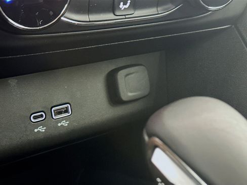 Used 2025 Buick Encore GX Preferred FWD image 26
