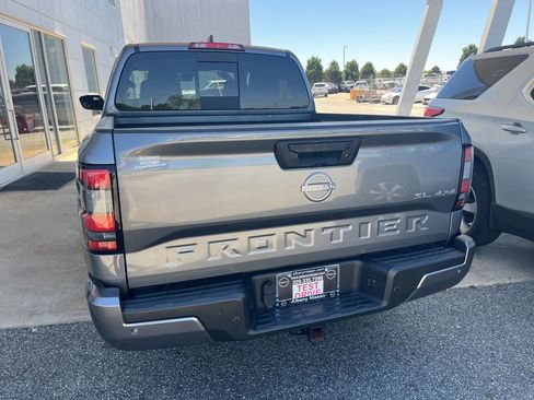 Used 2024 Nissan Frontier SL w/ Technology Package AWD/4WD image 26