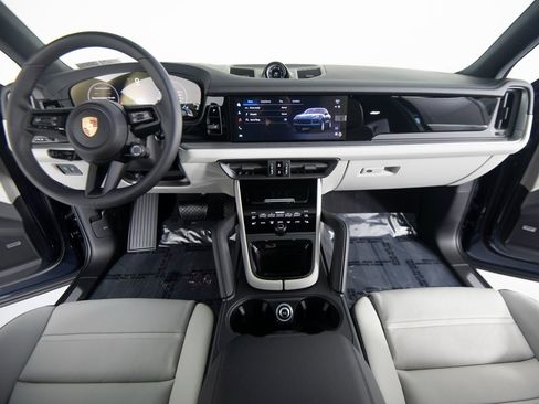 New 2026 Porsche Cayenne image 29