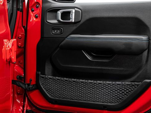 Used 2022 Jeep Wrangler Unlimited Rubicon 4xe w/ Cold Weather Group image 10