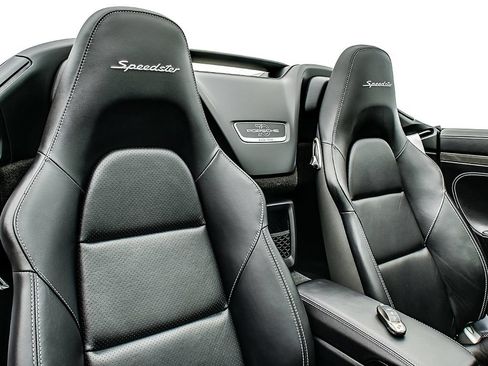Used 2019 Porsche 911 Speedster RWD image 21