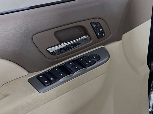 Used 2011 Chevrolet Avalanche LT w/ Luxury Package image 17