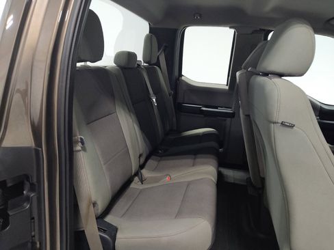 Used 2015 Ford F150 XL w/ Equipment Group 101A Mid AWD/4WD image 19