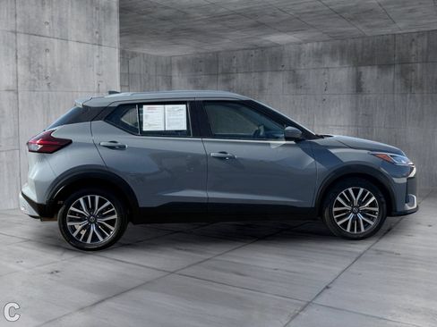 Used 2021 Nissan Kicks SV FWD image 6