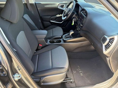 Used 2024 Kia Soul LX w/ Option Group 015 image 28